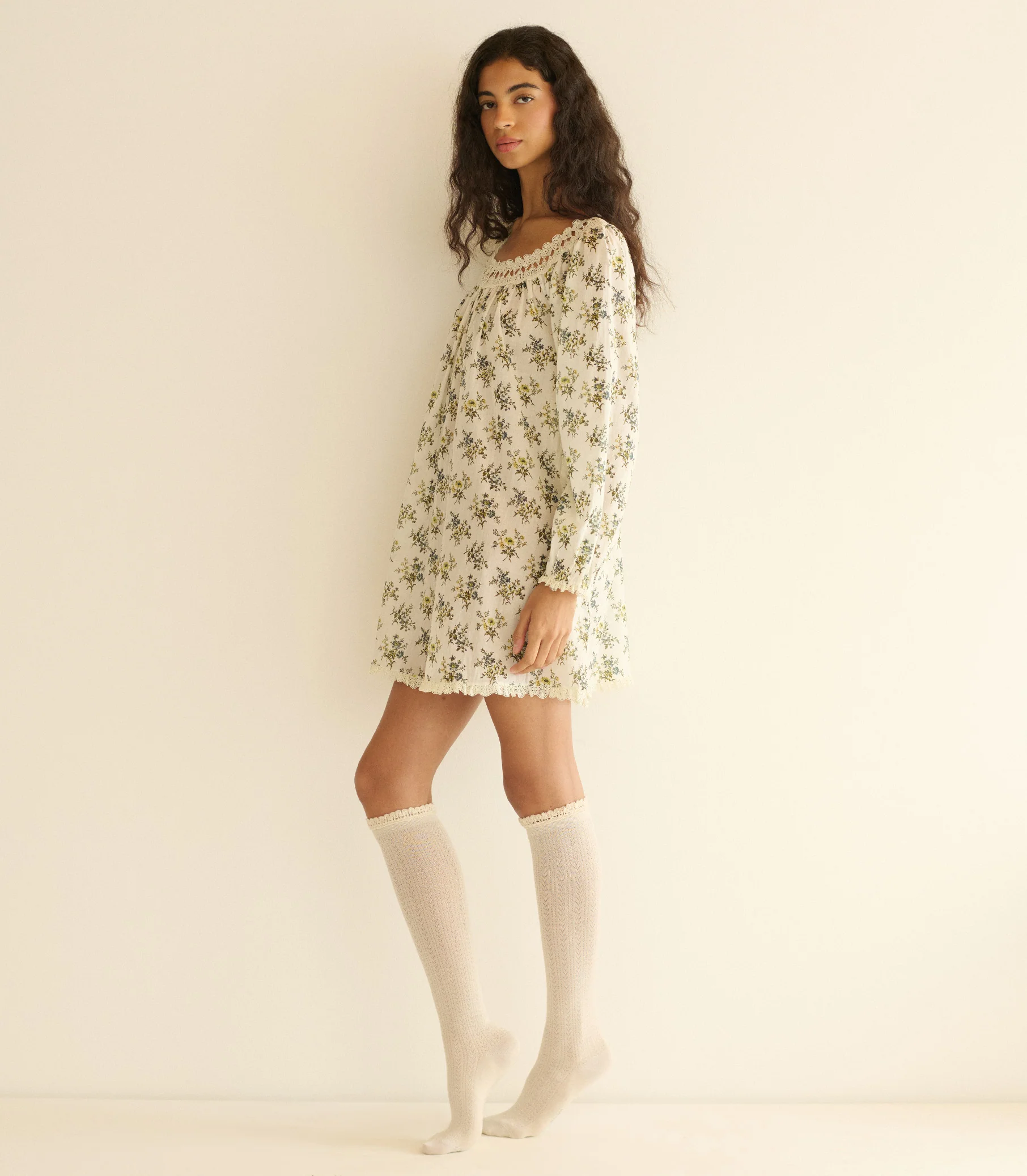 DONELLE NIGHTGOWN -- CRÈME FLEUR DU PALAIS - Image 3