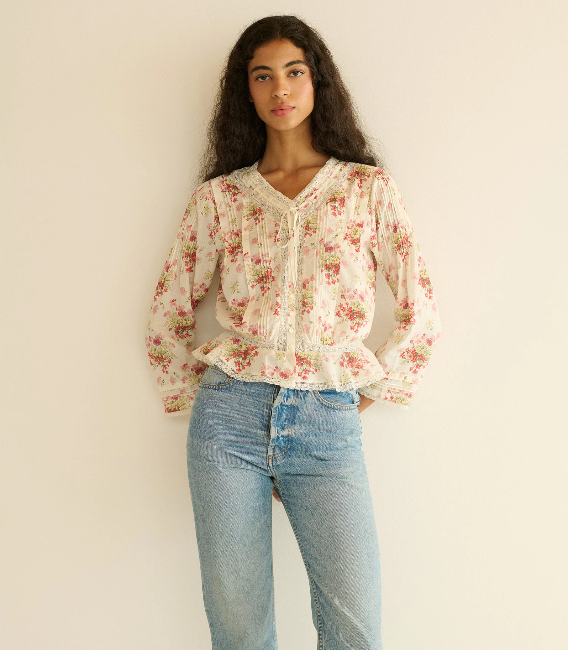 HILLOCK TOP -- IVORY LANTANA FLORAL - Image 2