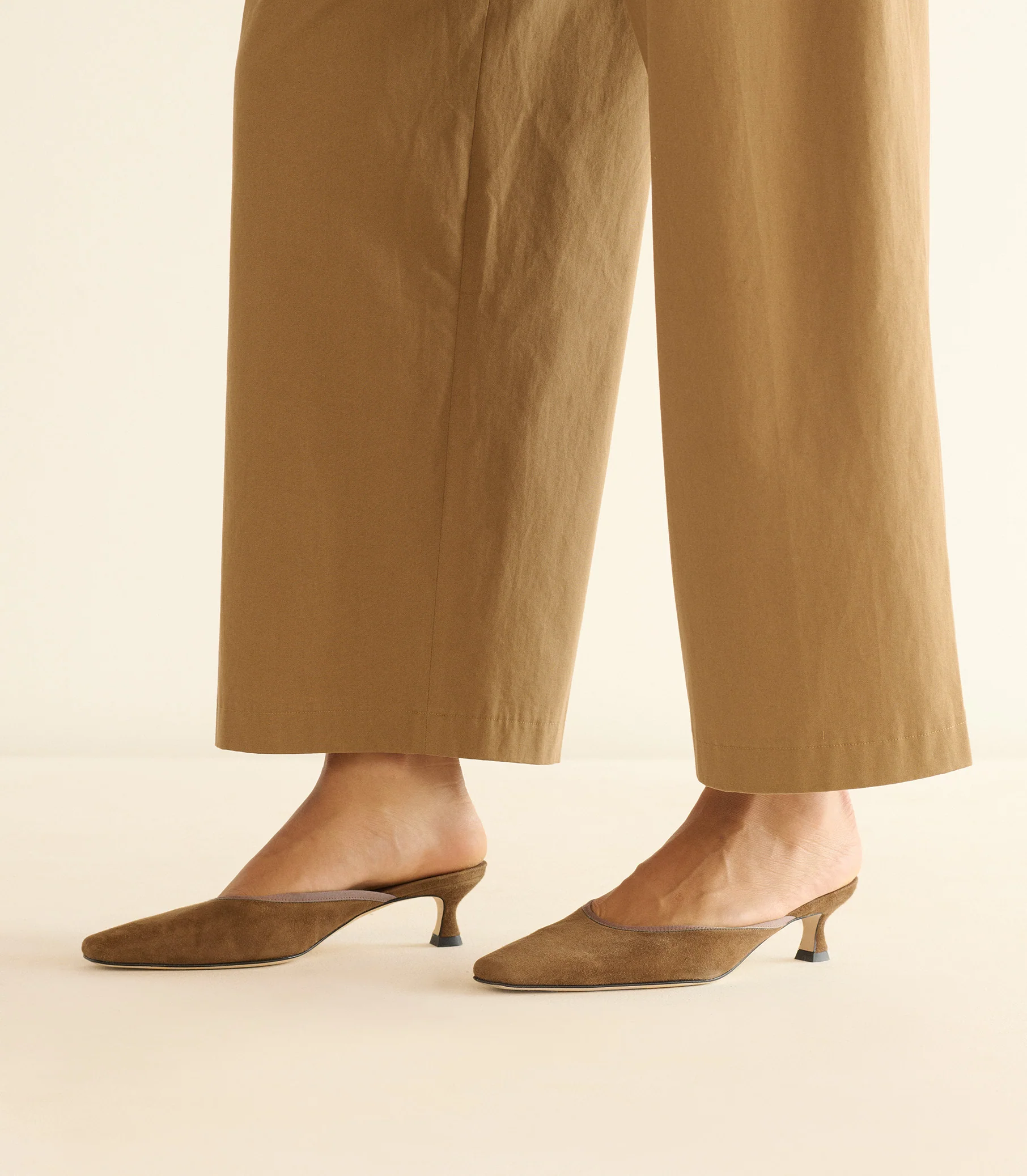 LUMA HEEL -- TOBACCO SUEDE - Image 4
