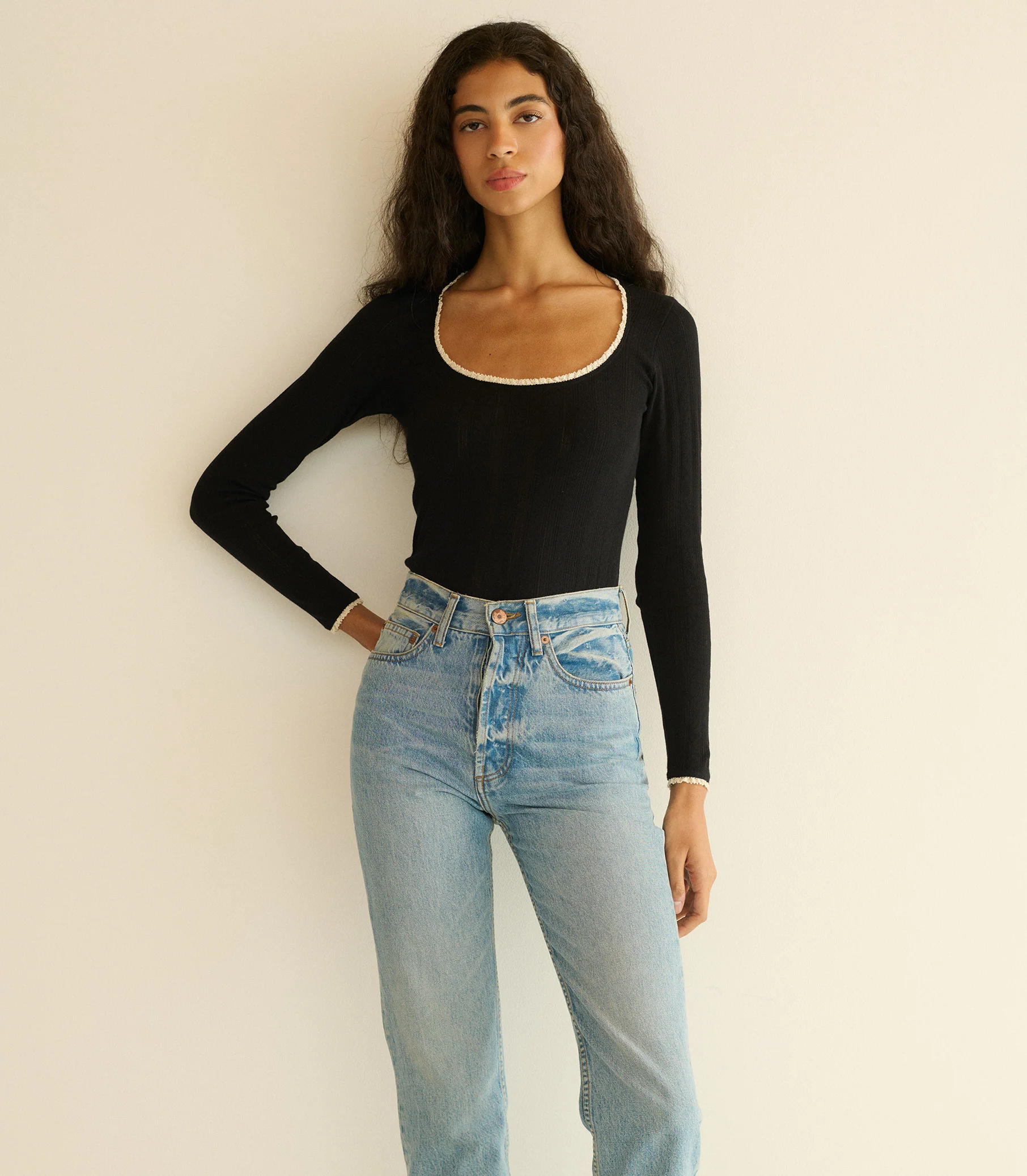 ROMY TEE -- BLACK