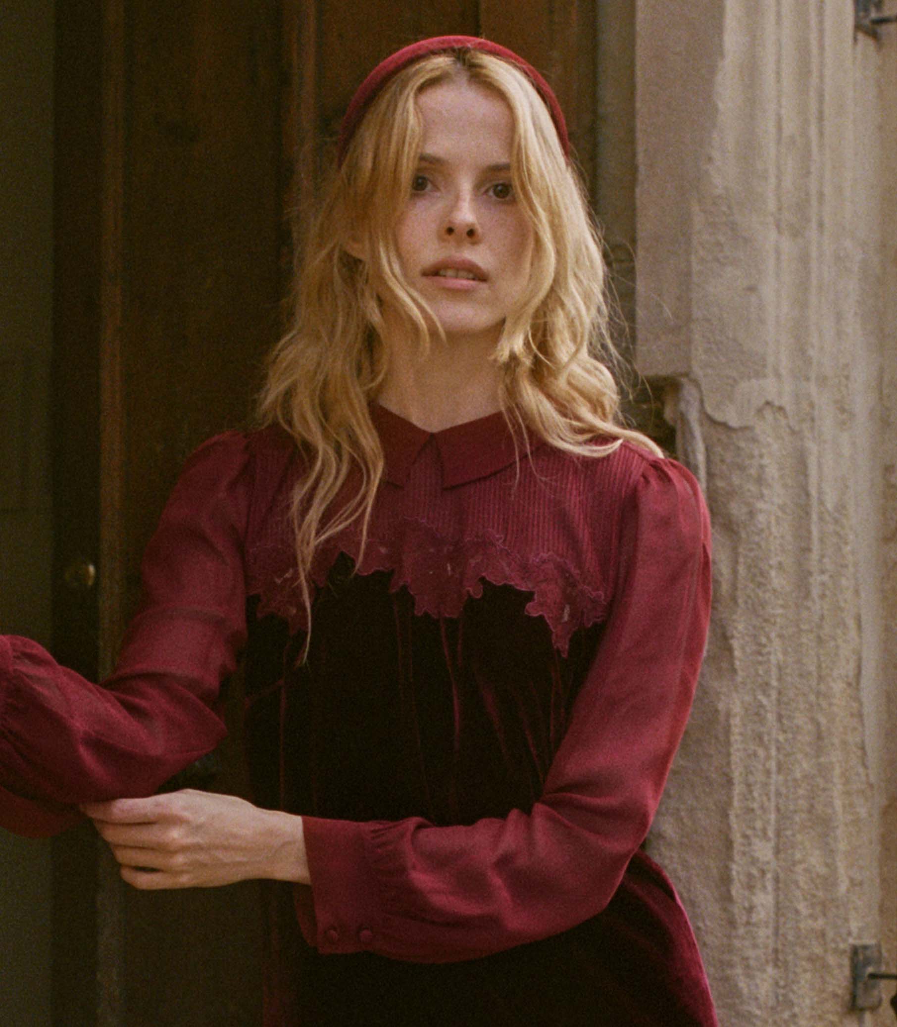 SESTRI HEADBAND -- CRIMSON VELVET - Image 3