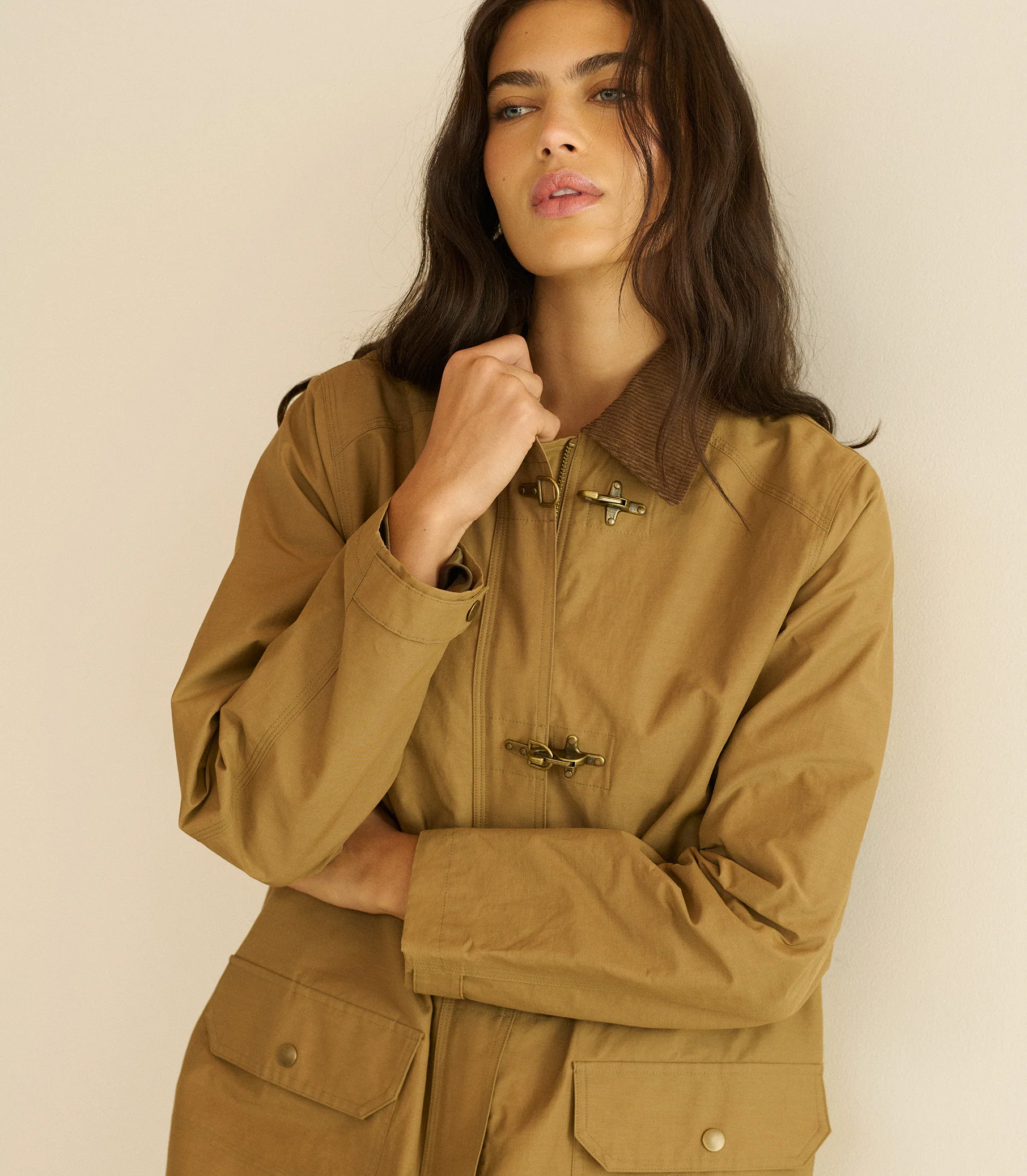 WAVERLEY RAINCOAT -- COYOTE